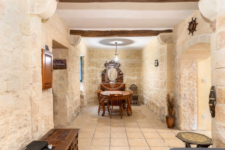 Naxxar House of Character
