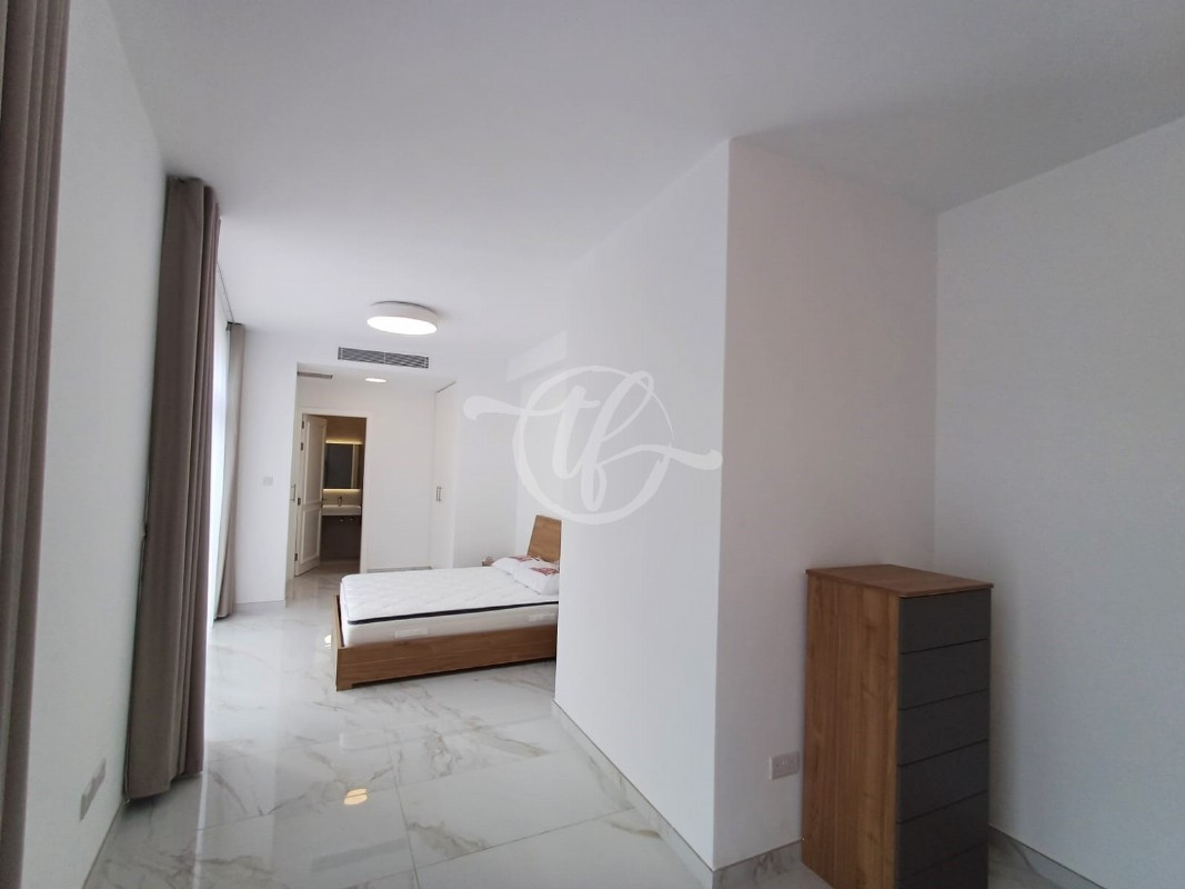 Sliema Seafront Penthouse for rent