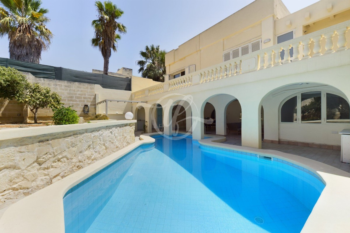 Villa for Rent in Attard