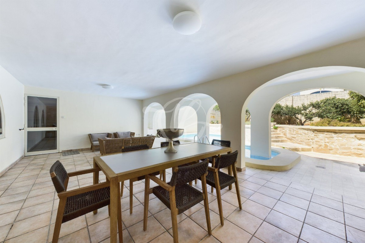 Villa for Rent in Attard