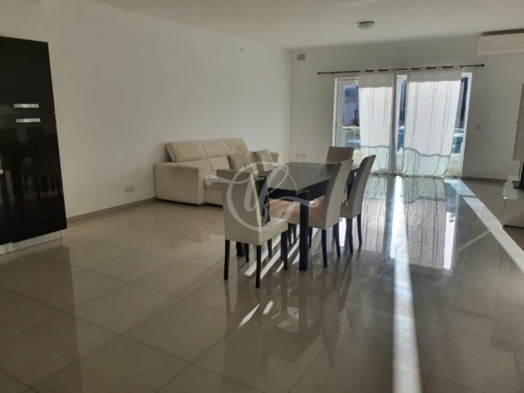 Zebbug Penthouse for rent