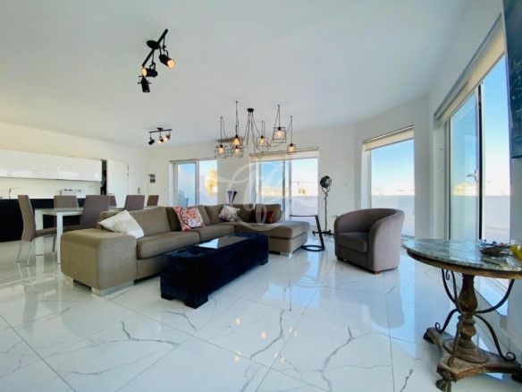 Gzira Penthouse for rent