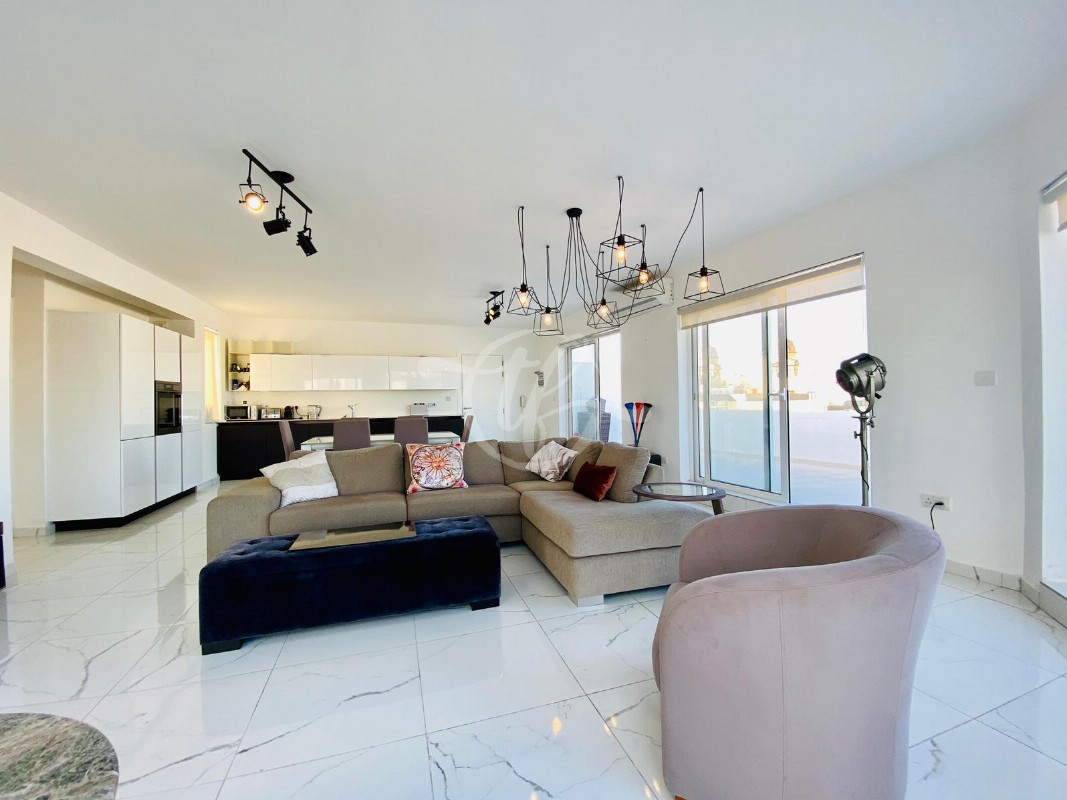 Gzira Penthouse for rent