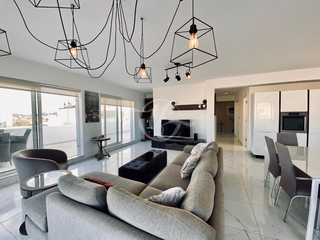 Gzira Penthouse for rent