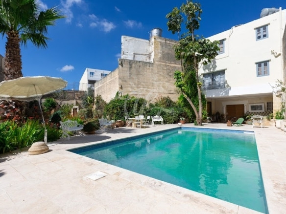 House of Character in Attard for Rent