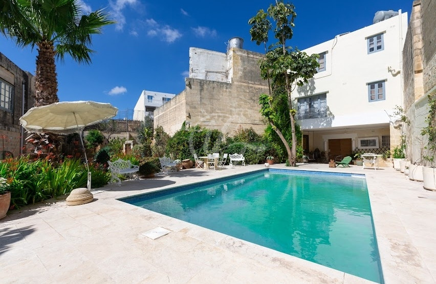 House of Character in Attard for Rent