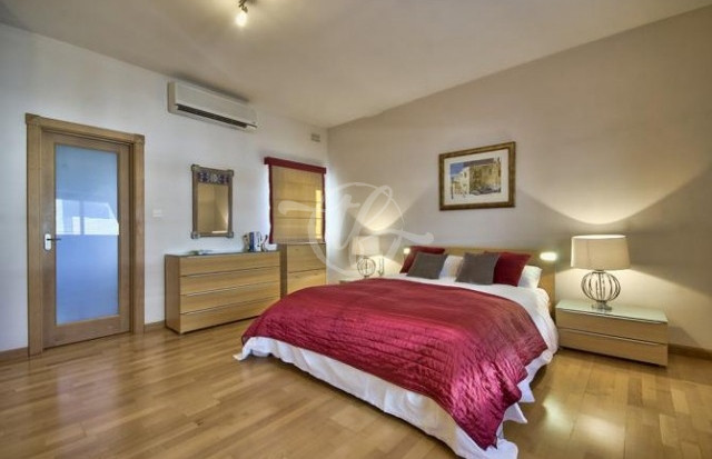 Sliema Penthouse for rent with seaviews