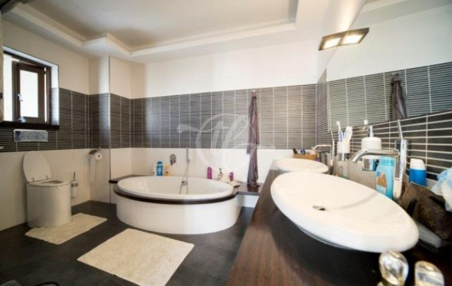 House of Character with pool for rent in Zejtun