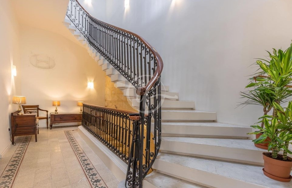 Luxury Townhouse for rent in Sliema