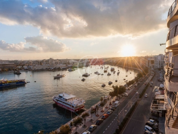 Seafront Sliema apartment for rent