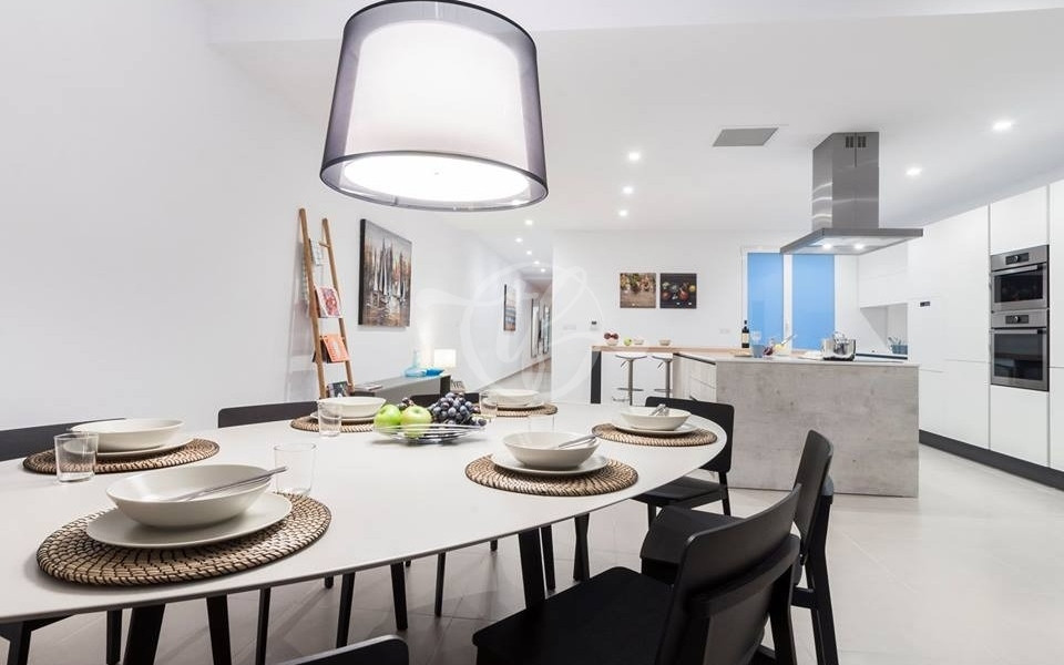 Seafront Sliema apartment for rent