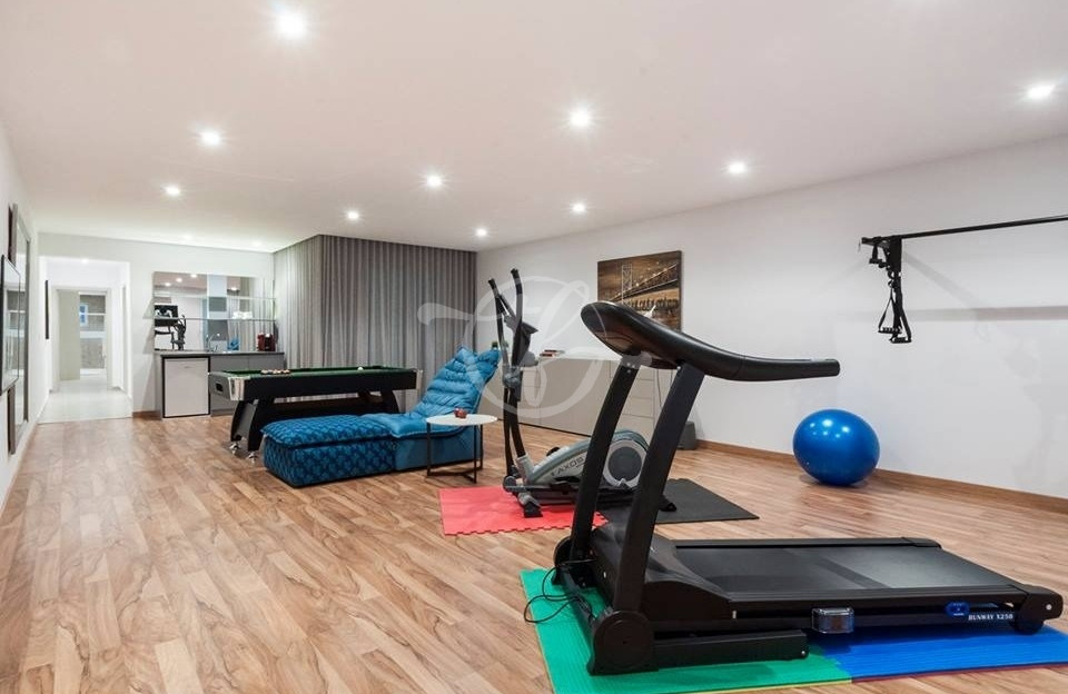 Seafront Sliema apartment for rent