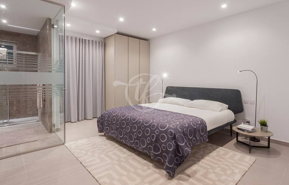 Seafront Sliema apartment for rent