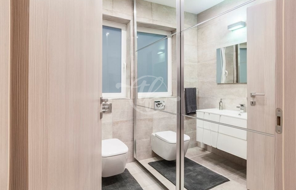 Seafront Sliema apartment for rent