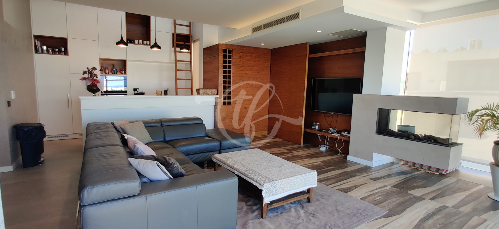 Seaview Penthouse for Rent in St Julians