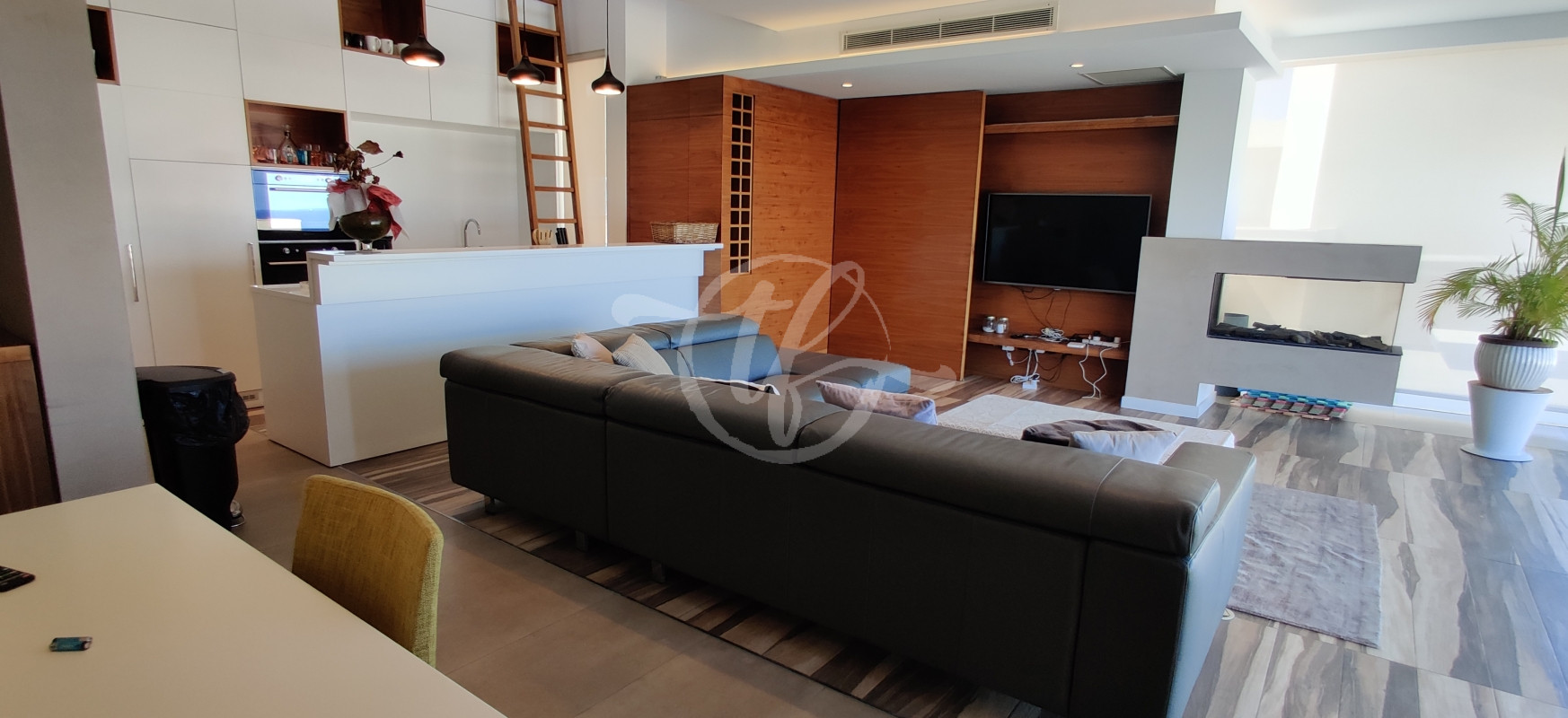 Seaview Penthouse for Rent in St Julians