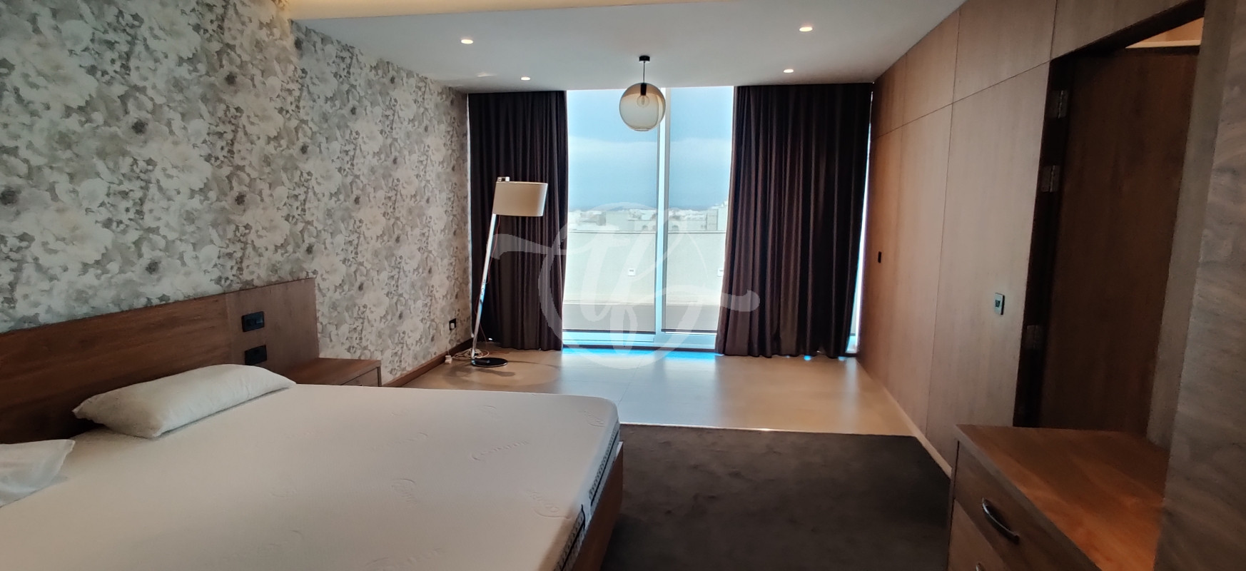 Seaview Penthouse for Rent in St Julians