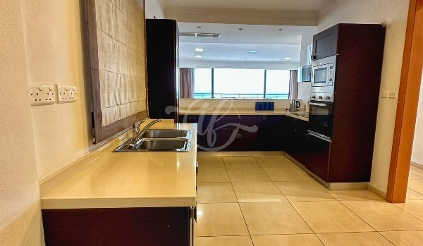 Seafront Apartment for rent in Sliema
