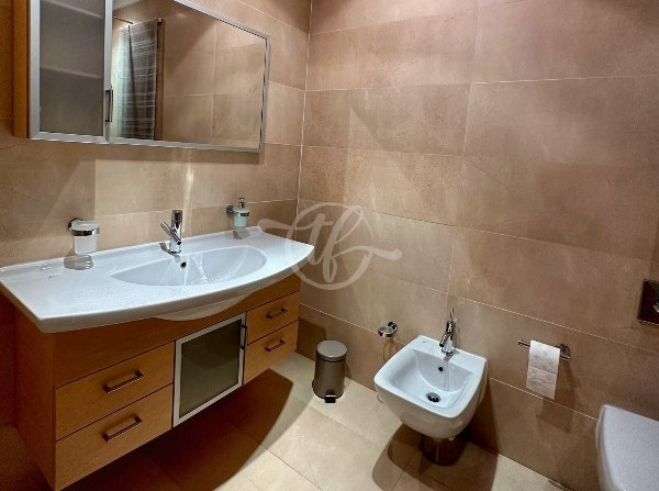 Seafront Apartment for rent in Sliema