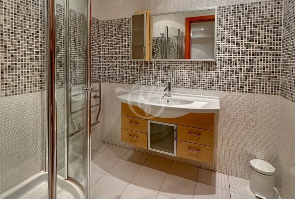 Seafront Apartment for rent in Sliema