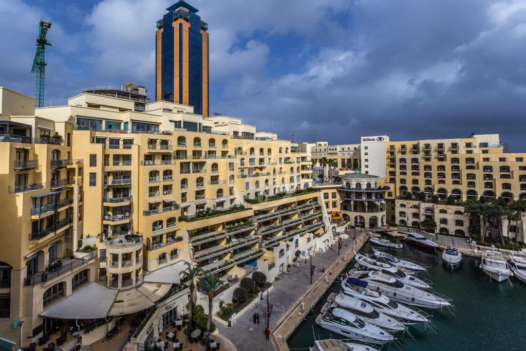 Luxurious Seafront Apartment in St Julians