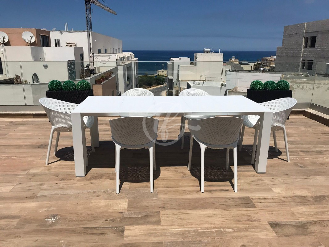 Modern Penthouse for Rent in Bahar Ic-Caghaq