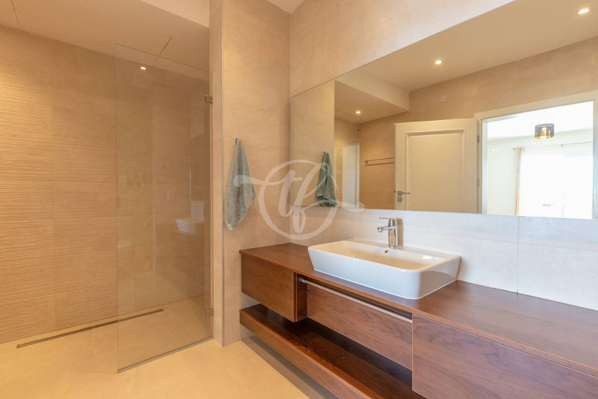 Penthouse for Rent in Naxxar