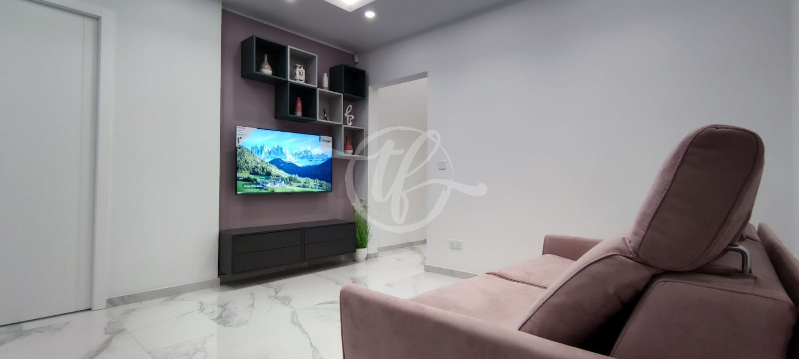 L012347 (13) Fully Furnished Penthouse for Rent in Sliema