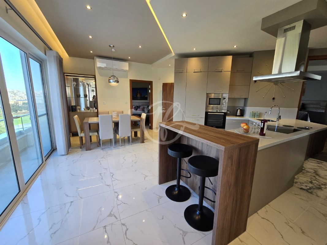 Seafront Penthouse for Rent in Marsascala