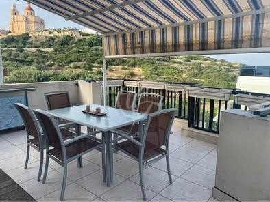 Seaview Penthouse for Rent in Mellieha