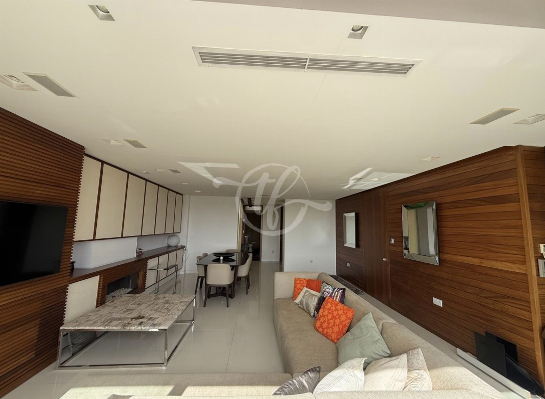 Seafront Apartment for Rent in Gzira