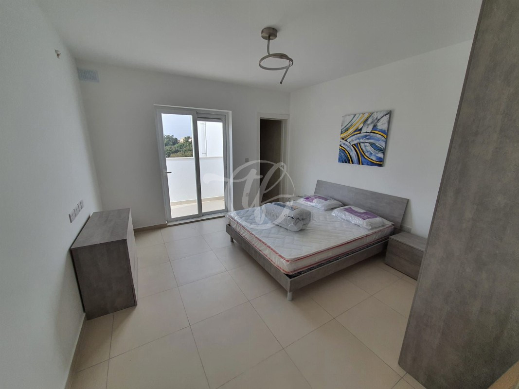 Swieqi Penthouse for rent