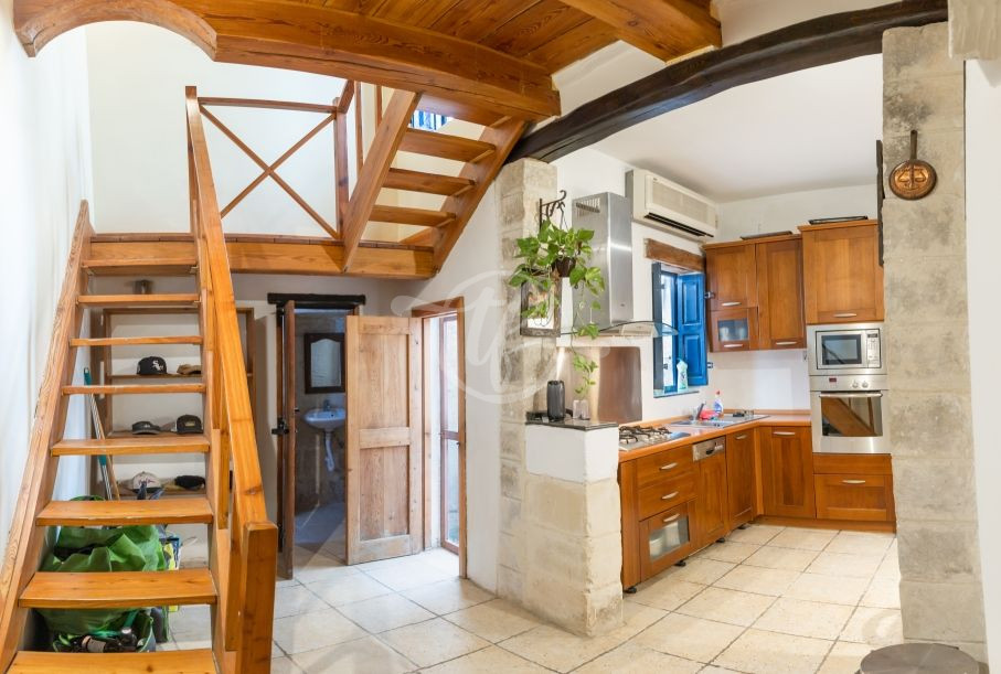 Naxxar House of Character