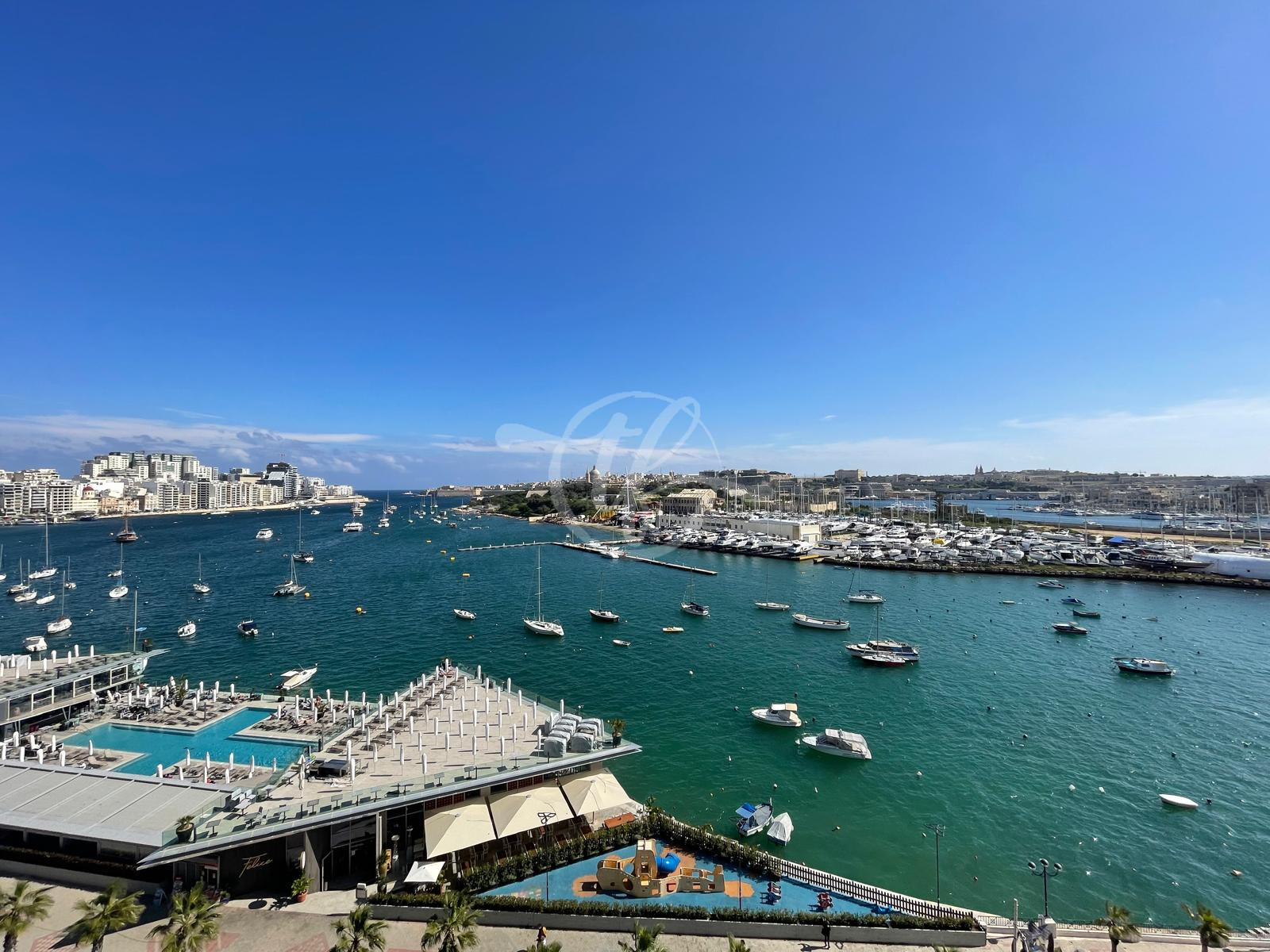 638788 (11) gzira seafront penthouse for sale
