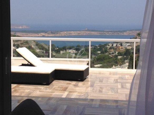 Seaview Penthouse for Rent in Mellieha