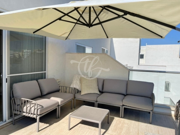 Seaview Penthouse for Rent in St Julians