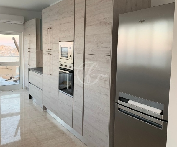 Seaview Penthouse for Rent in St Julians