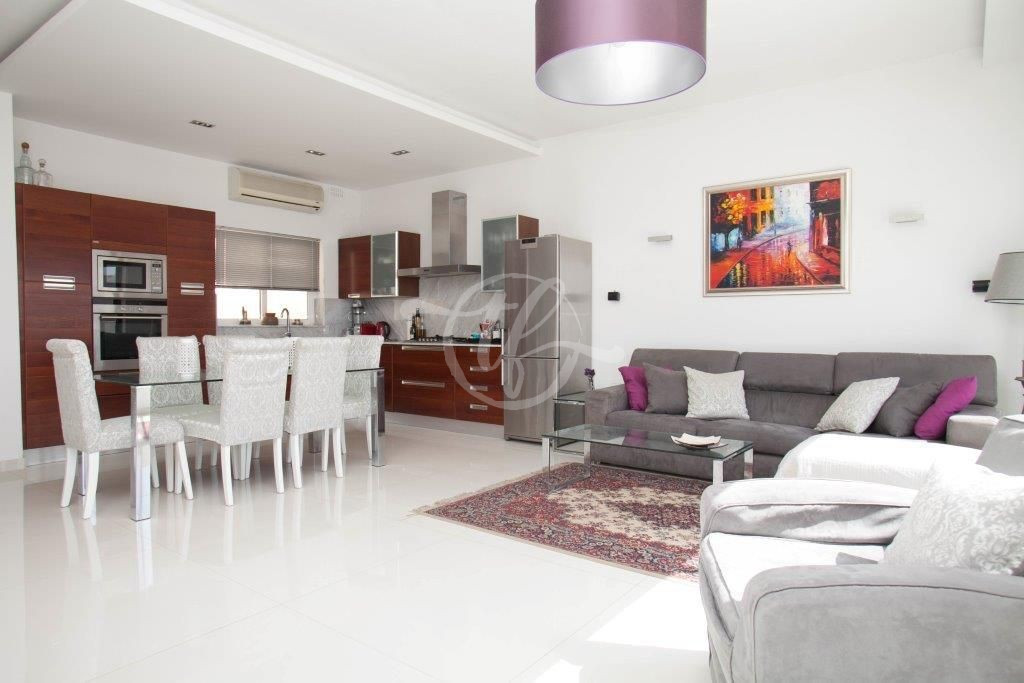 Penthouse for Rent in Ibragg