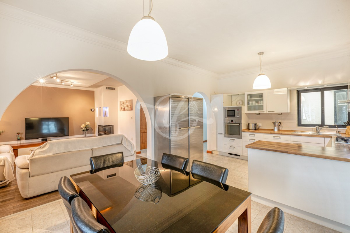 Luxury Apartment for Rent in Pembroke