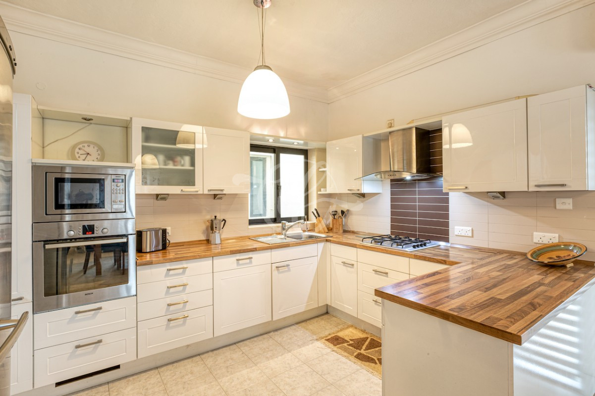 Luxury Apartment for Rent in Pembroke