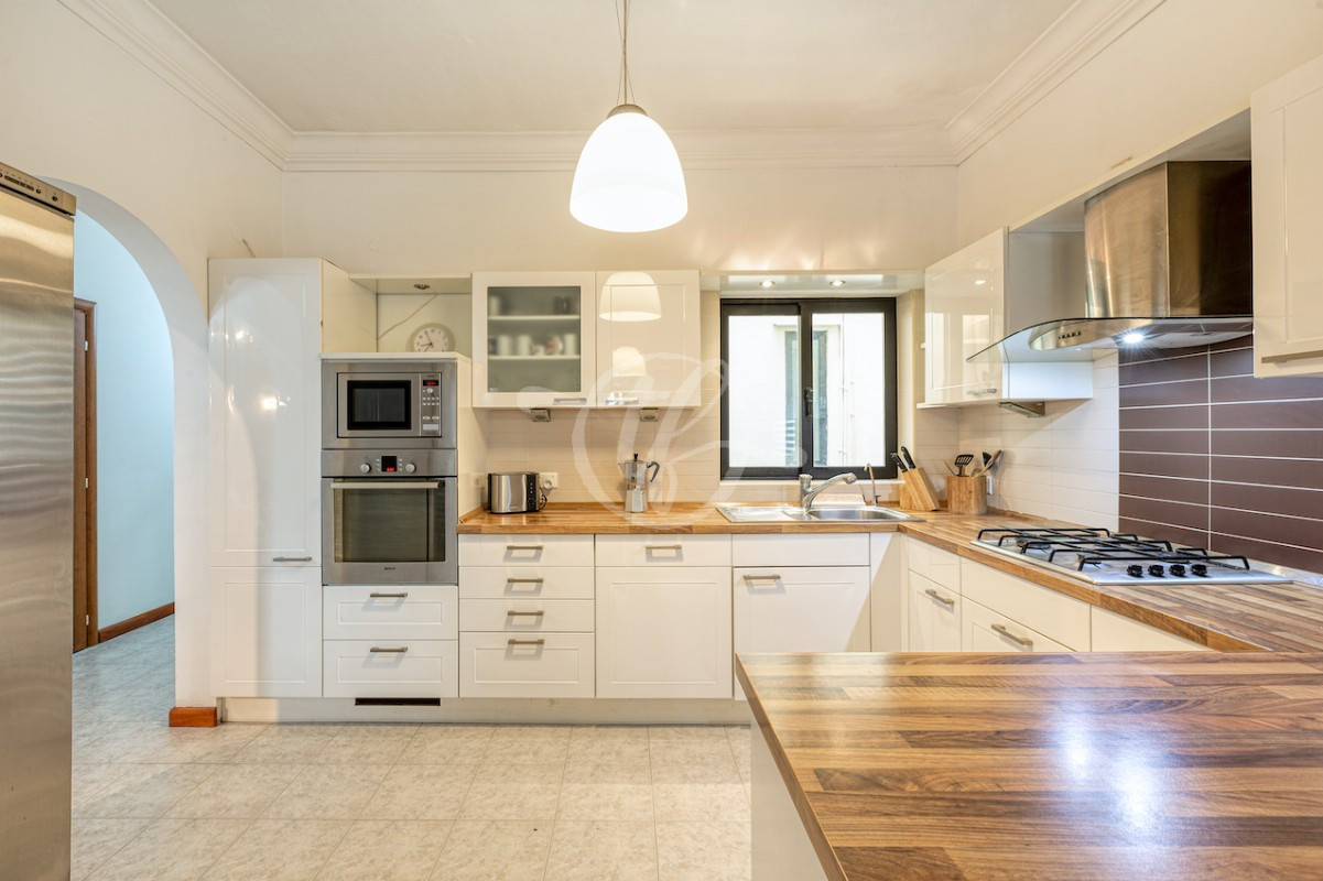 Luxury Apartment for Rent in Pembroke