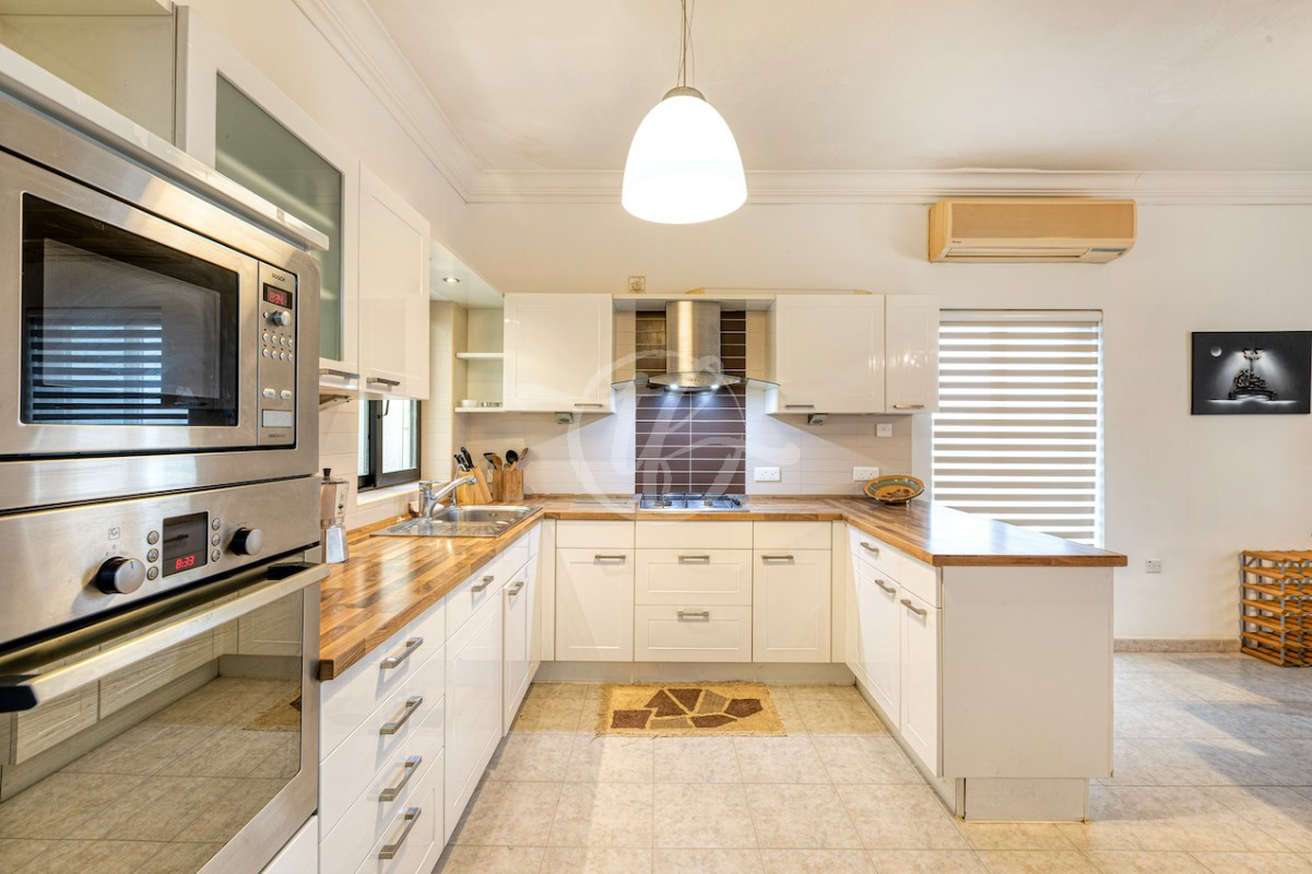 Luxury Apartment for Rent in Pembroke