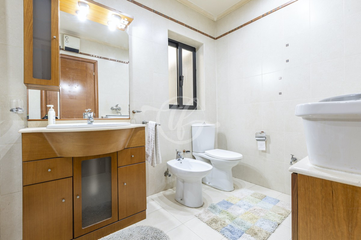 Luxury Apartment for Rent in Pembroke