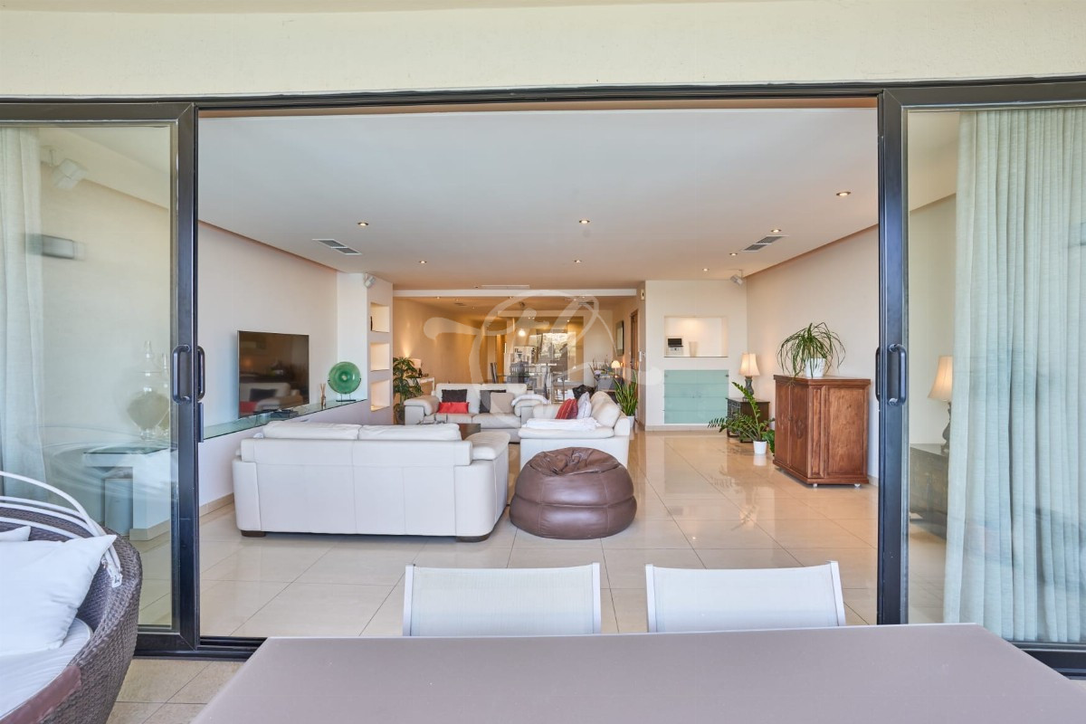 Luxurious Seafront Apartment for Rent in Sliema