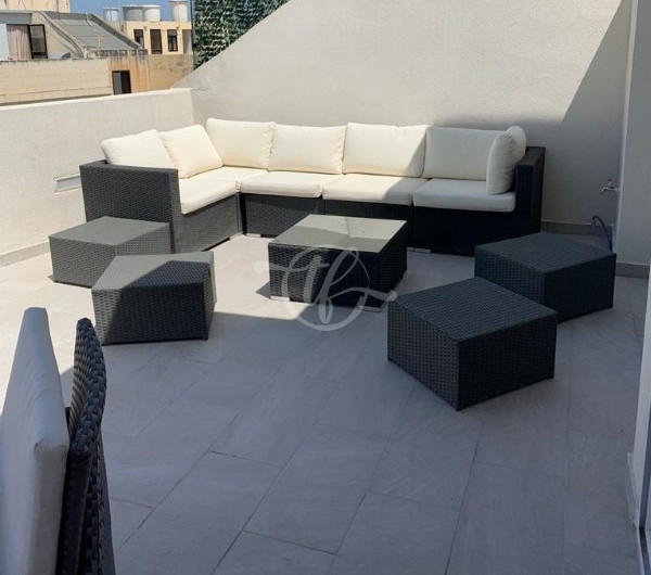 Modern Penthouse for Rent in Swatar